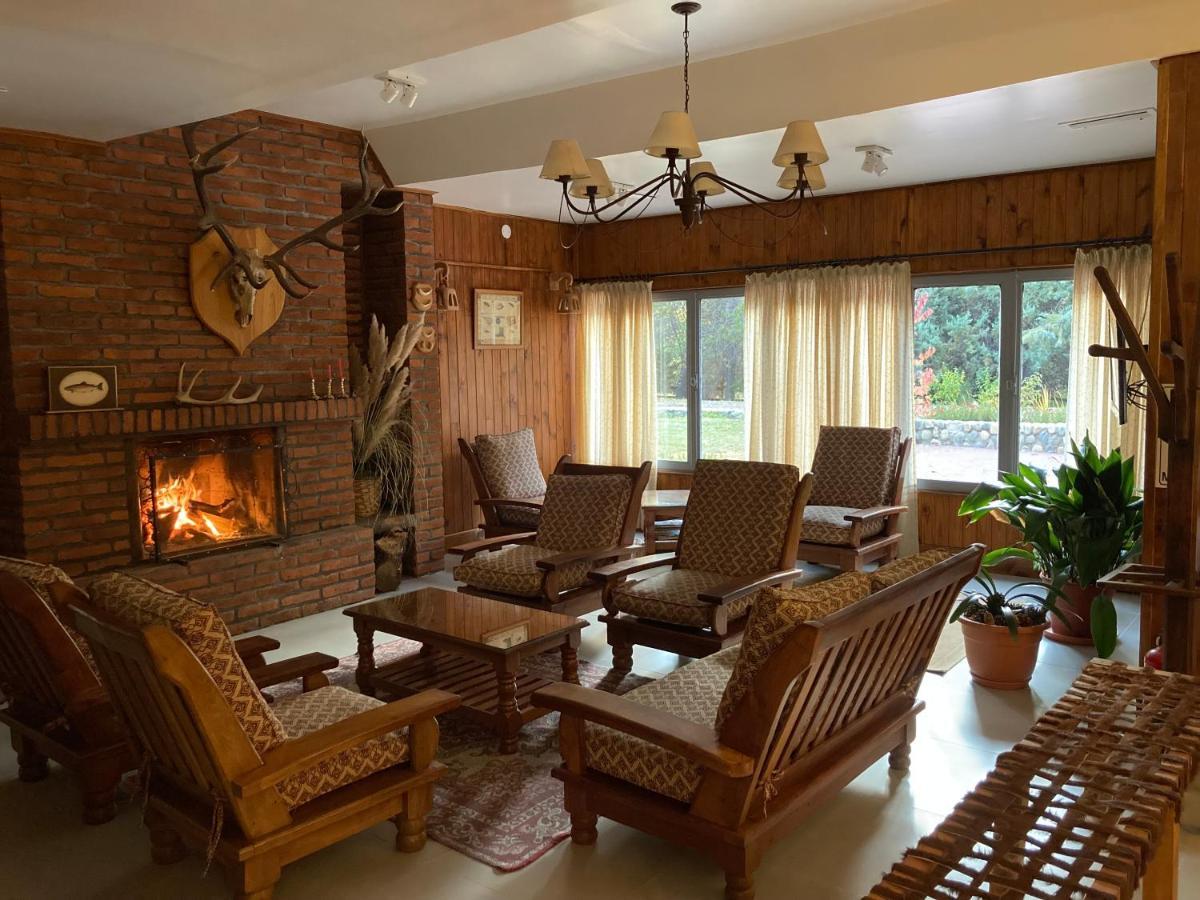 Estancia Quillen Lodge - Hosteria Aluminé 外观 照片